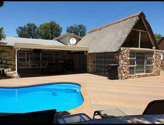 5 BEDROOM HOUSE FOR SALE IN VANDERBIJLPARK SW 5